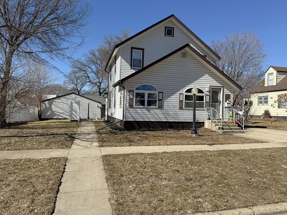 1st image of 709 N 10th St