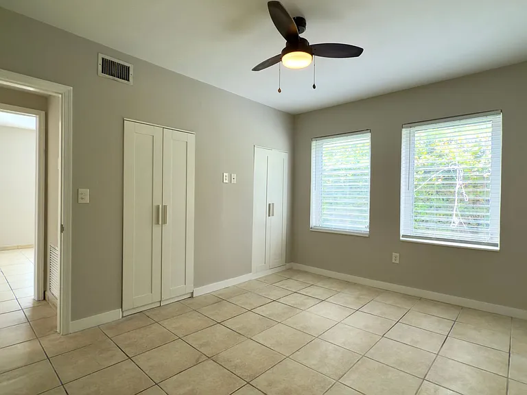 534 SW 6th Ct — Photo 10