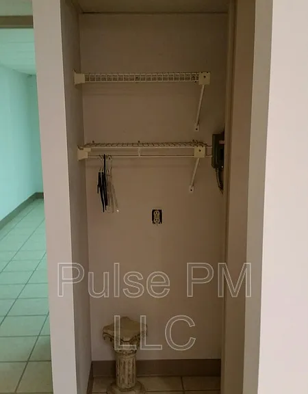 112 E 5th St #LOWER LEVEL — Photo 15