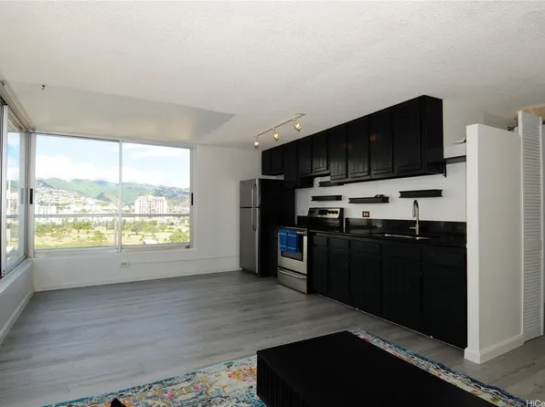 2421 Tusitala St APT 1402, Honolulu, HI 96815