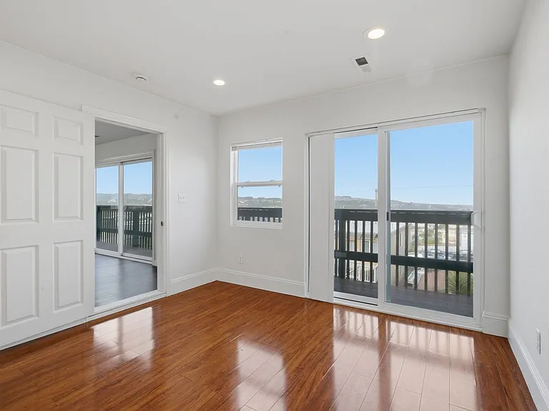 228 Abbot Ave — Photo 28