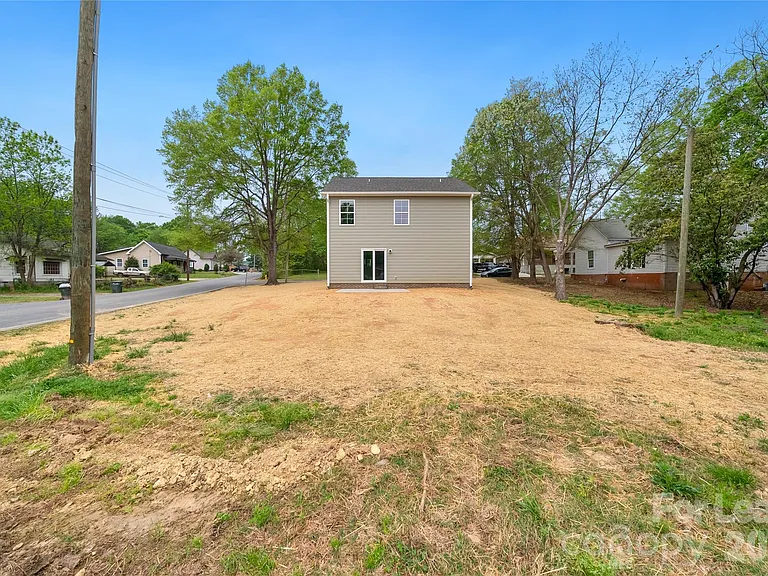 1007 Sioux St — Photo 32