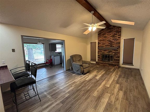 3rd image of 417 Boulder Ct