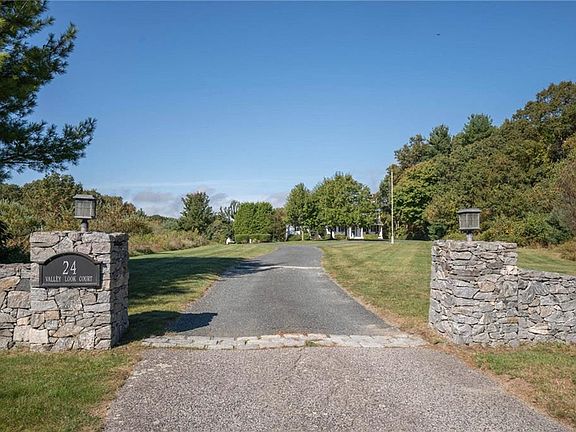 2nd image of 24 Valley Look Ct