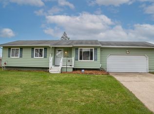 11951 Riverbend Dr, Grand Blanc, MI