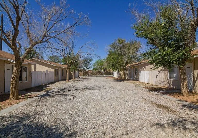 2634 Desert St #8 — Photo 2