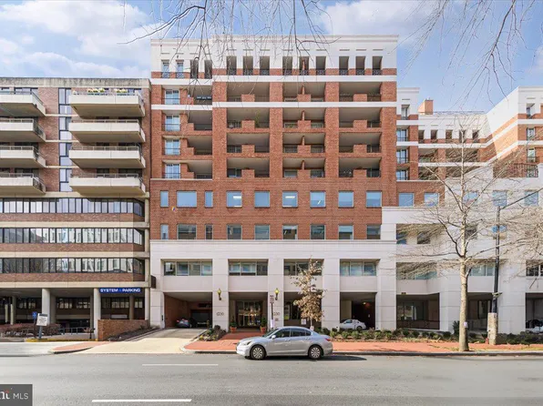 1230 23rd St NW APT 704, Washington, DC 20037