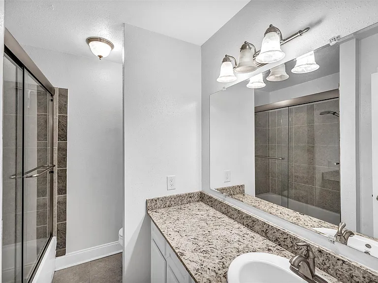 1553 W Sam Houston Pkwy S — Photo 26