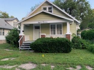 1813 SW 3rd St, Topeka, KS 66606