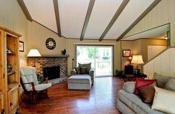3rd image of 1462 E Gloria Dr