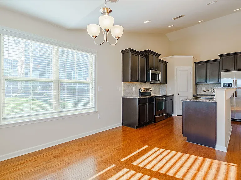 318 Keegan Rock Ct — Photo 8