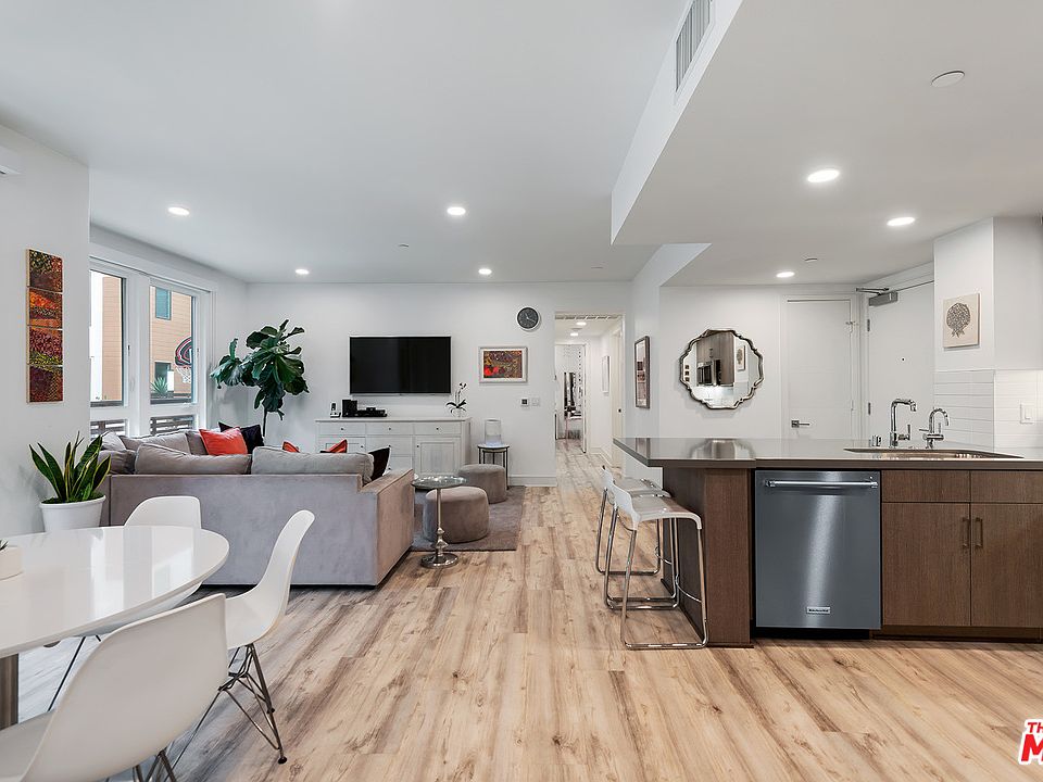 1st image of 6030 S Seabluff Dr #310
