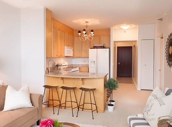 4th image of 33 W Ontario St APT 36G