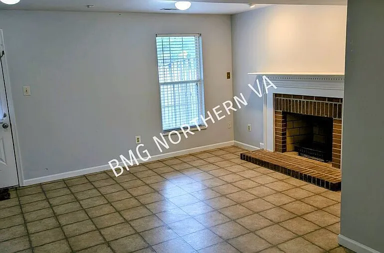 7408 Gadsby Sq — Photo 22