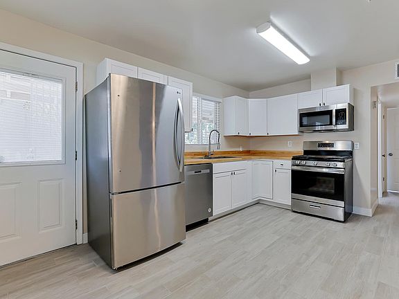 3rd image of 216 S Hobson APT A