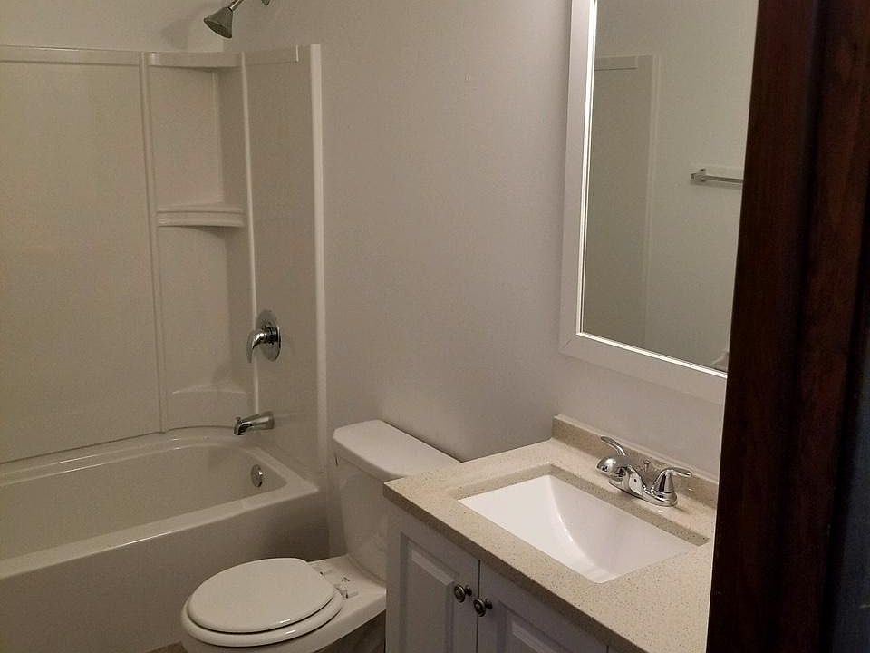 2nd image of 703 14th St SE APT 3