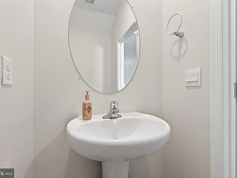 183 Caterpillar Dr — Photo 17