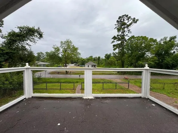 8105 Parker Rd, Houston, TX 77078