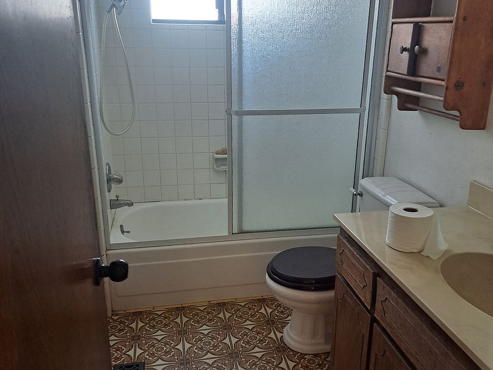 2nd image of 127911 Jasper Way
