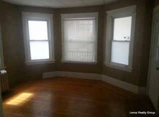 137 Oakland Ave, Providence, RI 02908