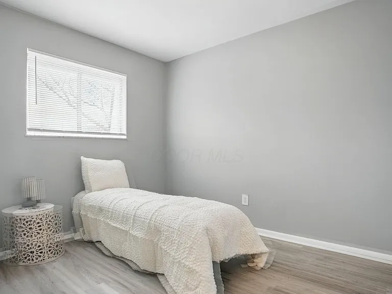 1190 E Long St — Photo 17