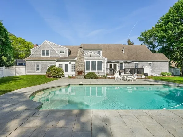 5 Hideaway Ln, Duxbury, MA 02332
