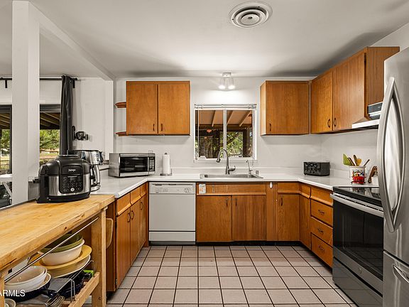 4th image of 3520 E Yuma Drive
