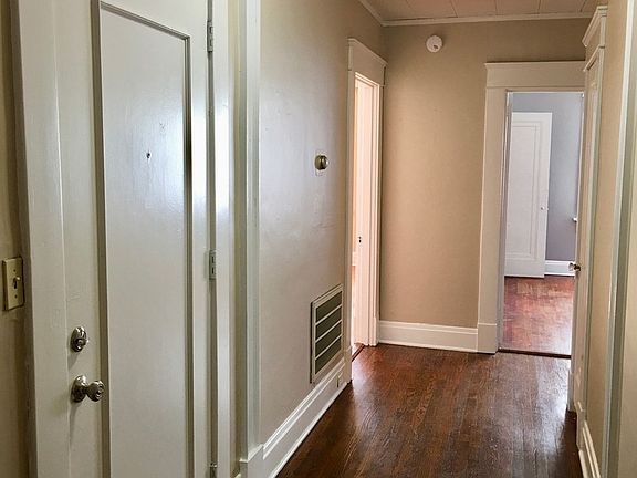3rd image of 3736 Whitland Ave #1