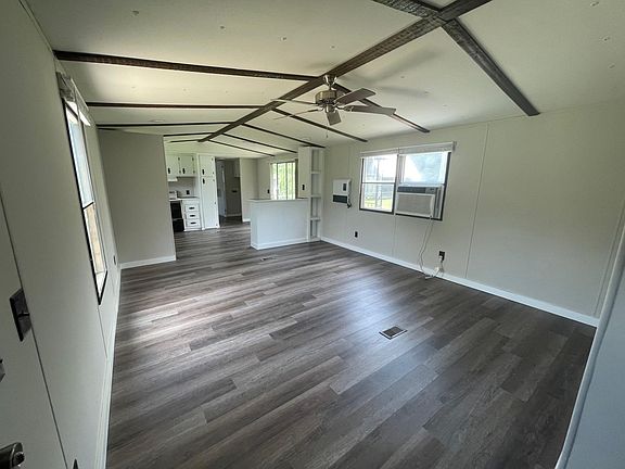 4th image of 800 Sportsman Dr