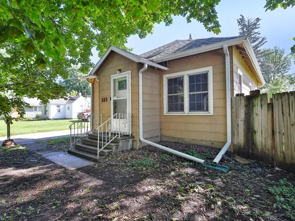 221 Bryan Ave, Owatonna, MN 55060
