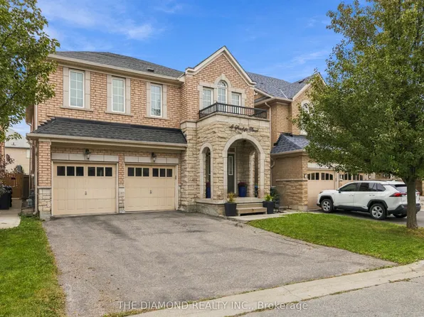 5 Penelope St, Brampton, ON L6P 3H7
