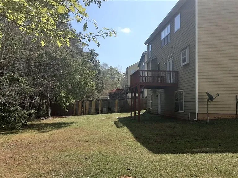 132 Lake Shore Dr — Photo 16