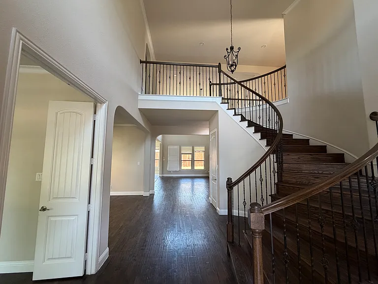 14803 Huffman Ln — Photo 3