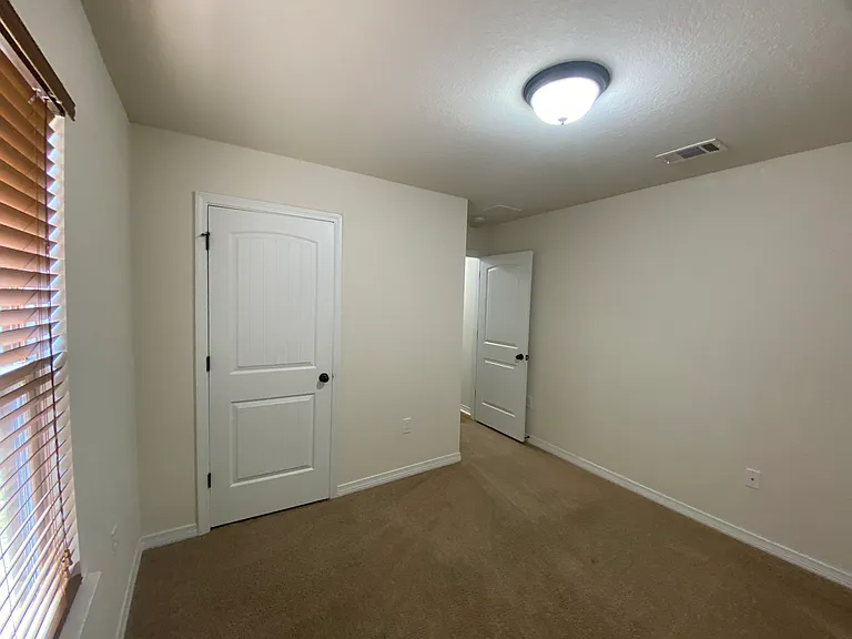 8466 Island Dr — Photo 33