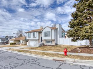 1155 E Silversmith Dr, Sandy, UT 84094