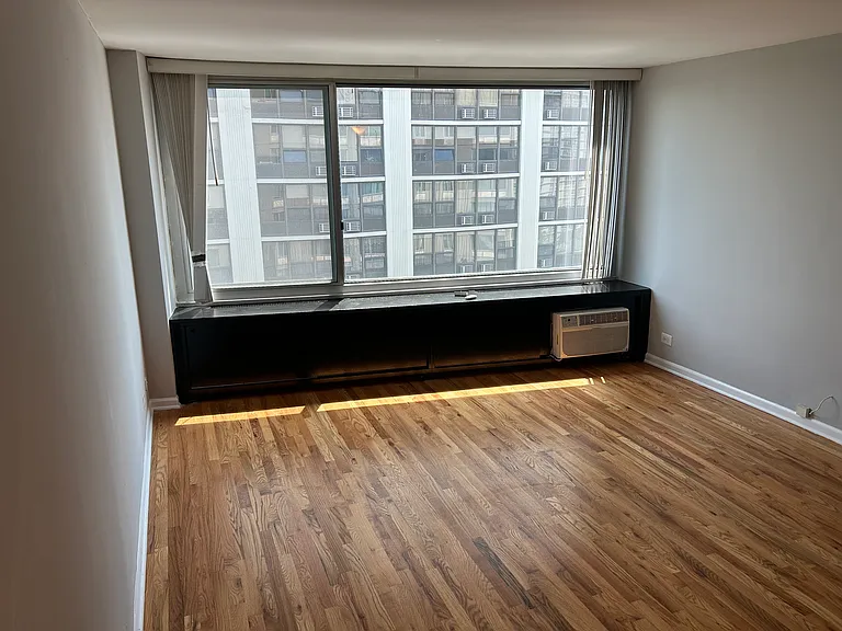 4602 N Clarendon Ave #206 — Photo 21