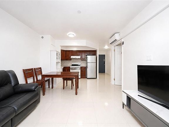 4th image of 4022 8th Ave #2A