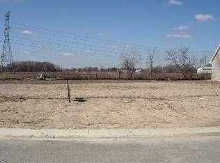 4025 Edge View Dr, Oregon, OH 43616