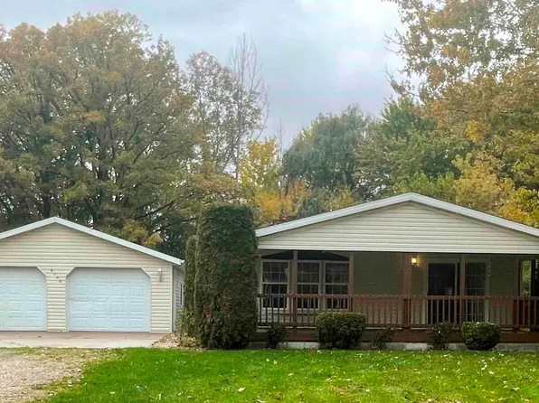 8160 Upton Dr, Shepherd, MI 48883