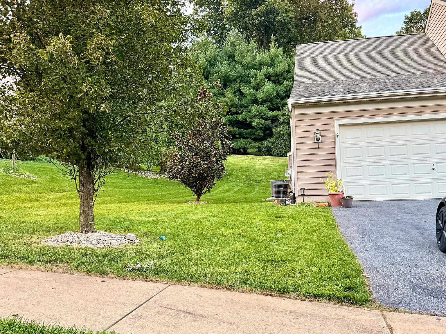 4 bed, 2625 sqft, $3,250 — Photo 2