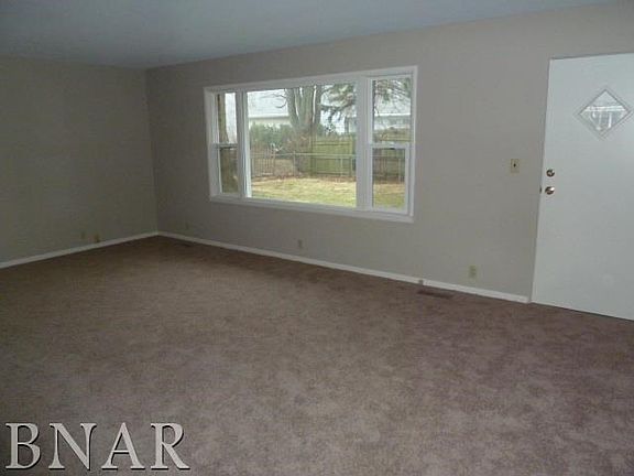 5th image of 907 Birchwood Ave