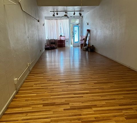 3rd image of 119 1/2 N Douty St #1