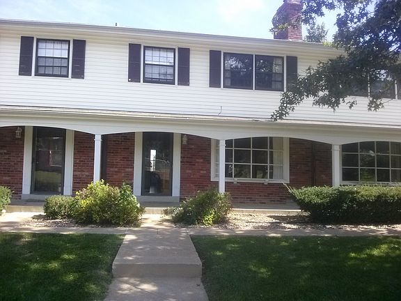 3rd image of 638 Broadmoor Dr