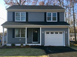 38 Pleasant View Ave, Lincoln, RI 02865