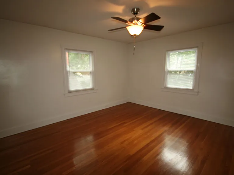 1404 W Chapel Hill St #C — Photo 7