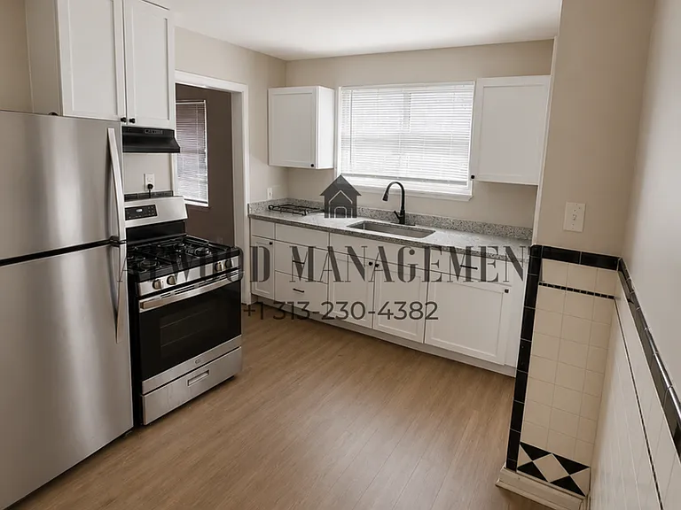 9755 Wayburn St — Photo 2