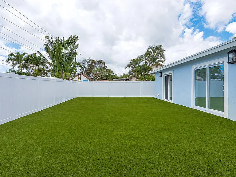 626 NW 7th St — Photo 32
