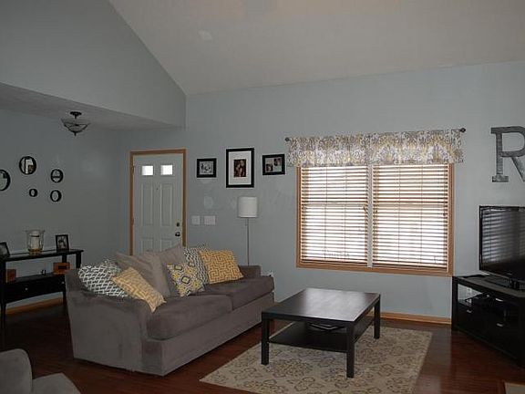 5th image of 2364 Featherwood Dr