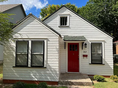 907 Parsons St Photo 1