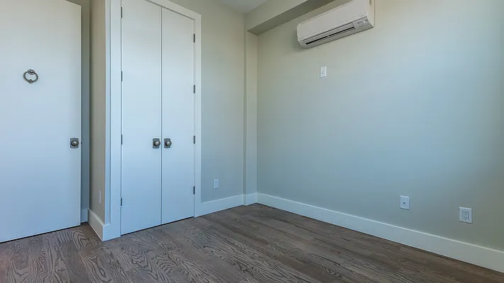 Rented by Nooklyn NYC LLC | media 25